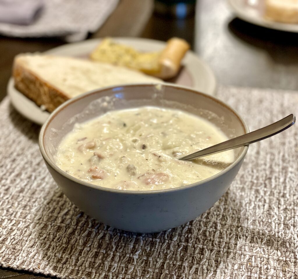 Instant Pot Clam Chowder